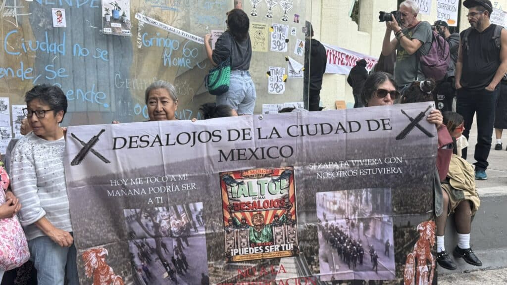 Protests in Mexico City against gentrification. Photo: Habitat International Coalition.