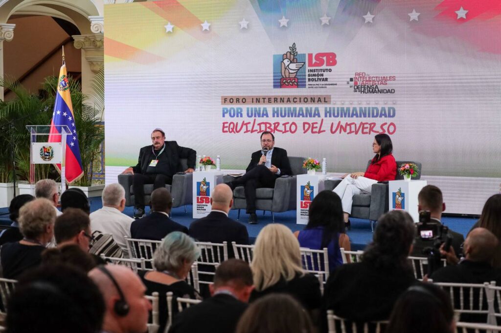Venezuelan Foreign Minister Yván Gil speaking at the opening of the Forum for a Humane Humanity in Caracas on Wednesday, July 23, 2025. Photo: Mónica Sánchez/Alba Ciudad.