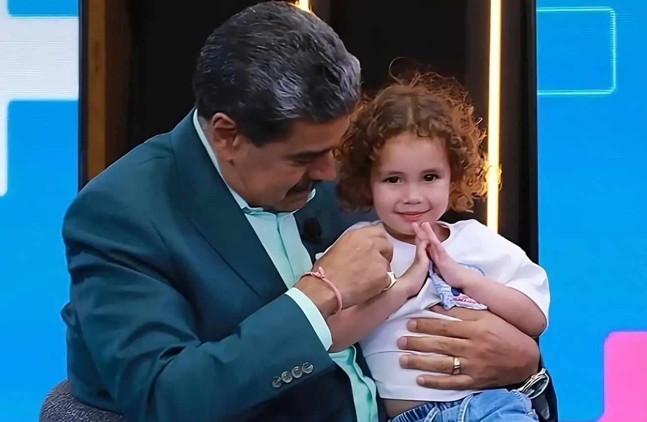 Venezuelan President Nicolas Maduro holding rescued baby Maykelis Espinoza during his program Con Maduro+. Caracas, Monday, July 21, 2025. Photo: Venezuela's Presidential Press.