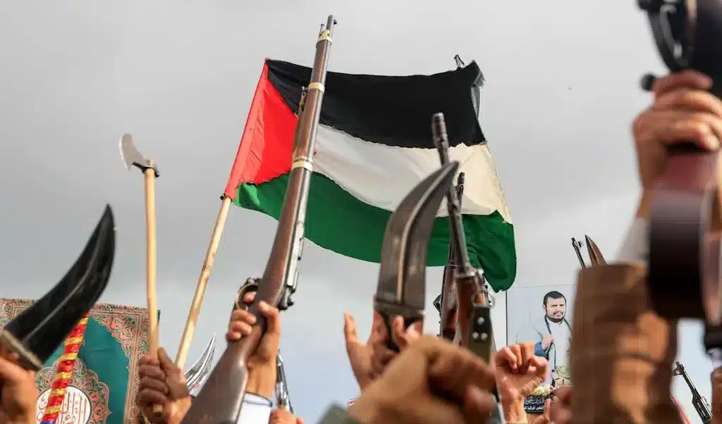 Yemenis during a rally in solidarity with Palestinians and in condemnation of the Israeli entity and the US in Sanaa on August 8, 2025. Photo: AFP.