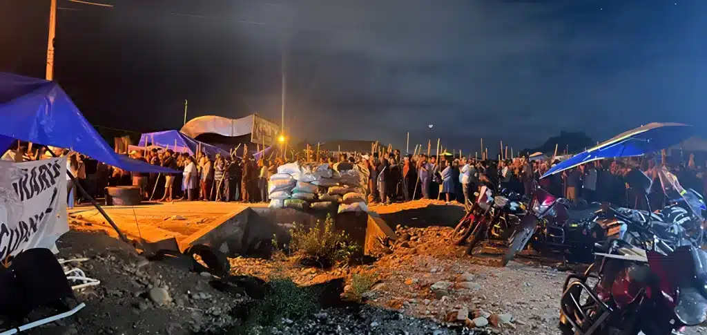 March 10, 2025: thousands in Lauca Ă‘, Cochabamba keeping permanent 24/7 guard since the failed assassination attempt of Evo Morales on October 27, 2024. Photo: Clau O'Brien Moscoso.