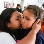 One of the Venezuelan children rescued from the US, with her mother in Caracas, August 8, 2025. Photo: Telegram/Gran Misión Vuelta a la Patria.