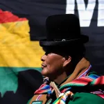 An Aymara woman attends the closing of the campaign of the presidential candidate for the Popular Alliance party, Andrónico Rodríguez, August 13, 2025, in El Alto, Bolivia. Photo: EFE.