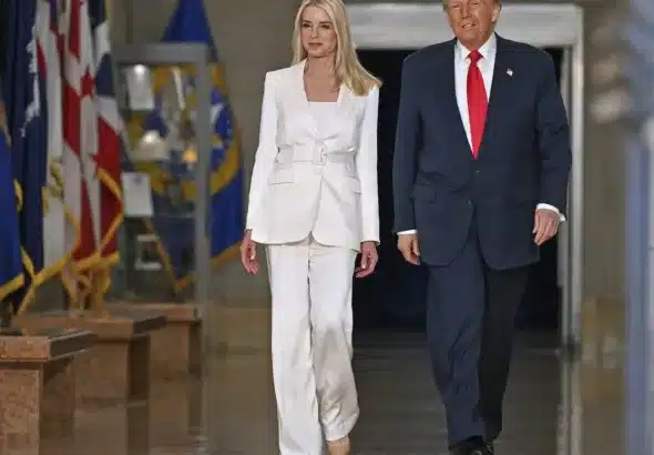 Donald Trump and Pam Bondi, Attorney General of the United States. Photo: AP.