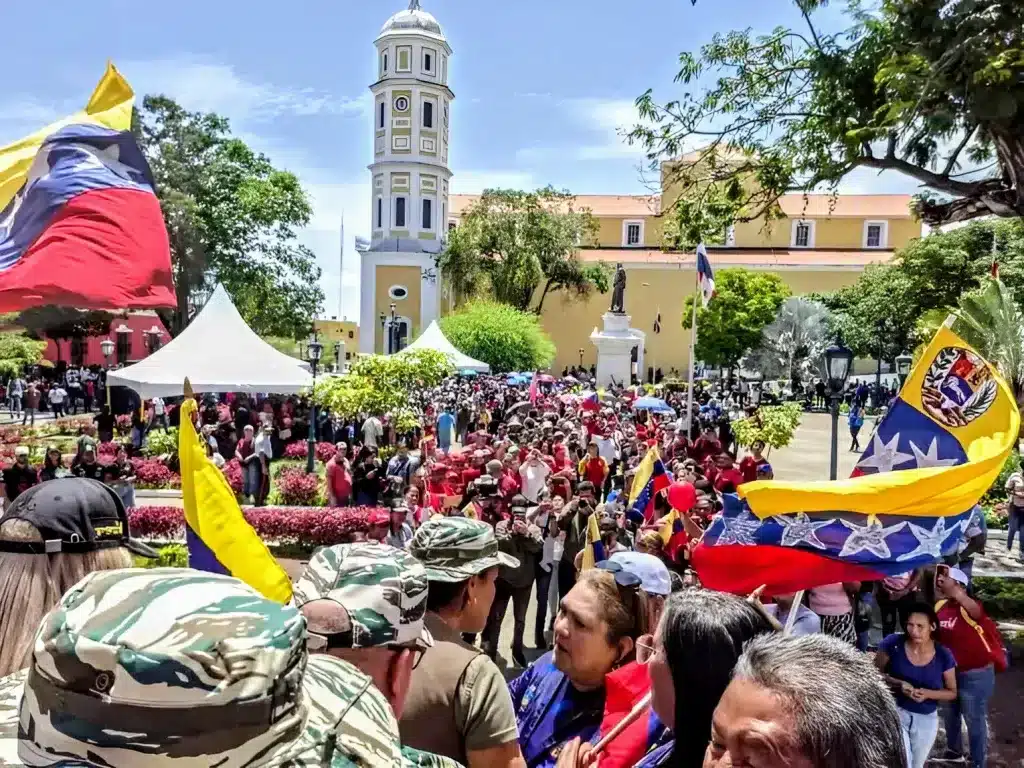 Venezuelans in Ciudad BolĂvar, BolĂvar state, massively enlist in the Bolivarian Militia, heeding President Nicolás Maduro's call amid new US military threats, August 23, 2025. Photo: Sergio Hernández/Ăšltimas Noticias.