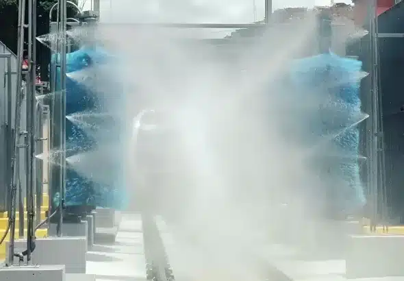 Caracas Metro system train passes through a recently repaired cleaning system. Photo: Venezuela's Ministry for Transportation.