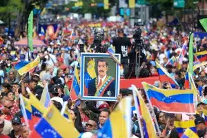 Venezuelans marching in the streets of Caracas to show support for President Nicolas Maduro and their anti-imperialist spirit. Caracas, Monday, August 11, 2025. Photo: La IguanaTV.