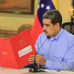 Venezuelan President Nicolás Maduro reading the draft of an external unrest decree, which will protect Venezuela in a scenario of US military aggression. Miraflores Palace, Caracas, September 23, 2025. Photo: Venezuela's Presidential Press.