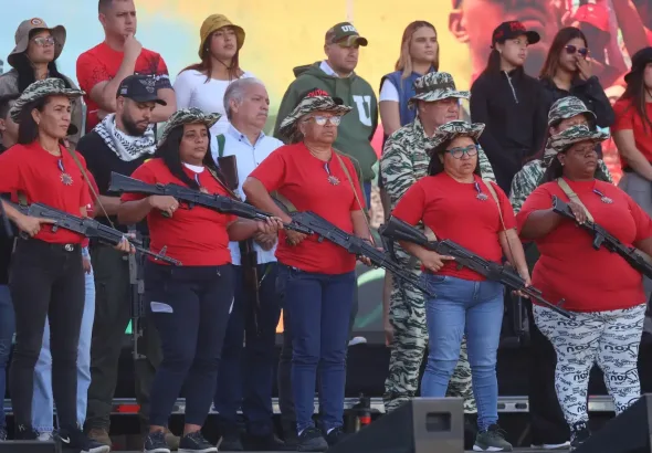 Venezuelan militia women being decorated by the FANB. Caracas, September 23, 2025. Photo: EFE.
