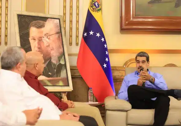 Venezuelan President Nicolás Maduro addressing a Cuban delegation meeting him at Miraflores Palace on Friday, September 19, 2025. Photo: Presidential Press.