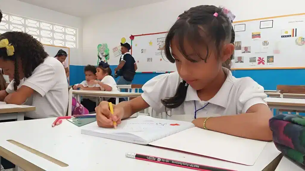 Primary school children beginning their school year in La Guaira state, Venezuela, on September 15, 2025. Photo: Cirilo Hernández/Ultimas Noticias.
