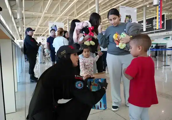 Venezuelan repatriates from the US being received by law enforcement agents at the Simón Bolívar International Airport, September 26, 2025. Photo: IG/@minjusticia_ve.