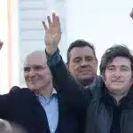 Congressional candidate José Luis Espert (left), accused of ties with narco-traffickers, with Argentinian President Javier Milei (right) at a political event. Photo: EFE.