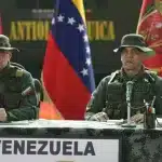 Venezuelan Defense Minister Vladimir Padrino López (left) presents a report on the military exercises carried out by FANB this year. Photo: Prensa FANB.