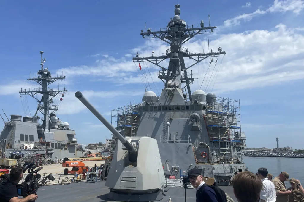 A US warship at the Norfolk Naval Base, United States. Photo: EFE-/Esteban Capdepon Sendra.