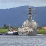 US destroyer USS Gravely (DDG-107) approaches Port of Spain for militarily drills with Trinidad and Tobago in a provocation against Venezuela, as seen from Port of Spain, Trinidad and Tobago, October 26, 2025. Photo: Andrea De Silva/Reuters.