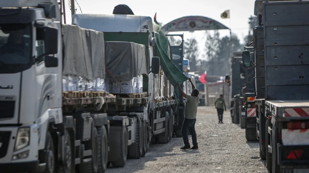 Aid trucks enter Gaza. Photo: Eyad Baba/AFP.