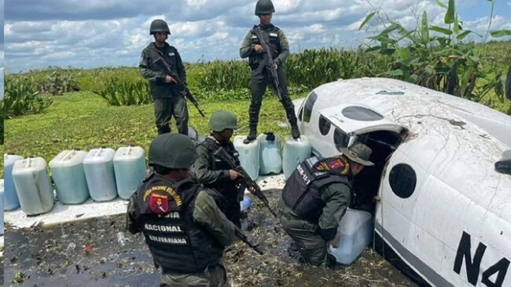 The Bolivarian National Armed Force (FANB) seizes an aircraft. Photo: File photo.