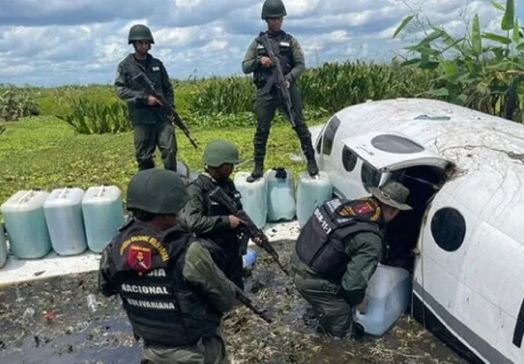 The Bolivarian National Armed Force (FANB) seizes an aircraft. Photo: File photo.