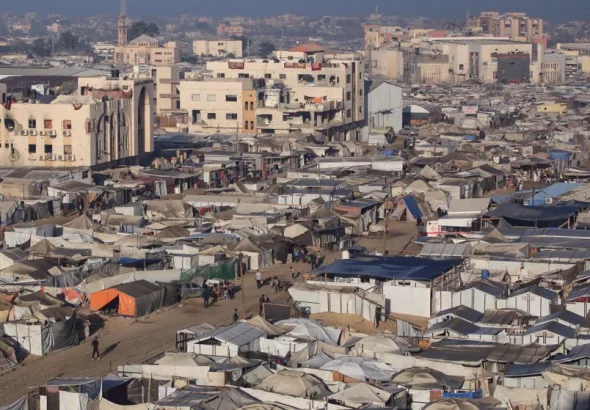 A photograph shows tents at a makeshift displacement camp in the Mawasi area of Khan Yunis, in the southern Gaza Strip, on October 25, 2025. Photo: AFP.