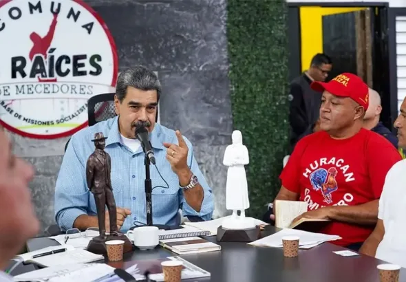 President Nicolás Maduro speaking at the 8 Raíces de Mecedores Commune on October 20, 2025. Photo: Instagram/@partidopsuvsucreccs.