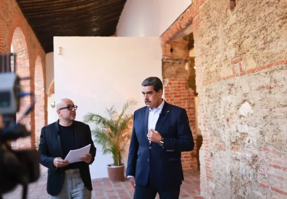 Nicolás Maduro, president of Venezuela, with Miguel Ángel Pérez Pirela, Venezuelan journalist during the program Con Maduro+ on October 27, 2025. Photo: Venezuela's Presidential Press.