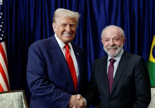 Donald Trump with Brazilian President Luiz Inácio Lula da Silva at a meeting in Kuala Lumpur on Sunday, October 26, 2025, as part of the ASEAN summit. Photo: X/@LulaOficial.