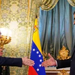 Venezuelan President Nicolás Maduro and Russian President Vladimir Putin shake hands at the Kremlin in Moscow, in May, 2025. Photo: Alexander Zemlianichenko/EFE.