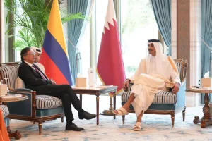 Colombian President Gustavo Petro meets the Emir of Qatar, Tamim bin Hamad Al Thani, in Doha on Monday, Nov. 3, 2025. Photo: Colombia's Presidential Office.