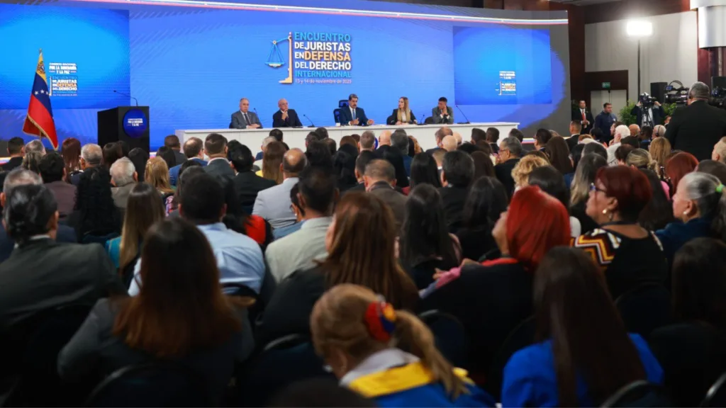 Venezuelan President Nicolás Maduro speaks at the Meeting of Jurists in Defense of International Law closing event, Caracas, November 14, 2025. Photo: Radio Miraflores.
