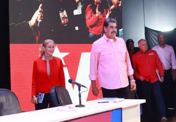 President Nicolás Maduro leads the formation of Integral Base Committees. Photo: Presidential Press.
