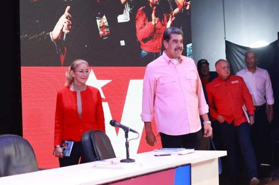 President Nicolás Maduro leads the formation of Integral Base Committees. Photo: Presidential Press.