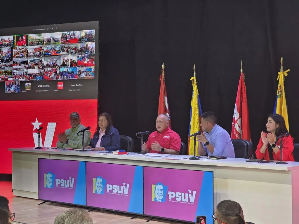 PSUV General Secretary Diosdado Cabello, accompanied by the party leadership, speaks at the party's press conference, November 6, 2025. Photo: X/@torrealbaf.
