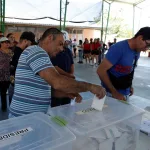 People casting their votes during presidential elections held in Chile on Sunday, Nov. 16, 2025. Photo: CNN.