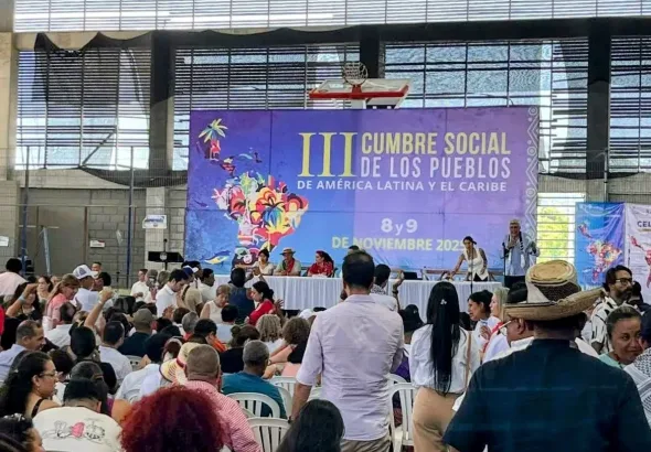 Grassroots delegates leading dialogues in Santa Marta, Colombia, to build a popular integration agenda as a roadmap for the CELAC-EU Summit. Photo: teleSUR/Colombia.