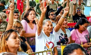 Communards participate Saturday, Nov. 1,  in an assembly to choose projects for the Popular Consultation scheduled for Nov. 23 in Venezuela. Photo: Telegram/@NicolasMaduroMoros.