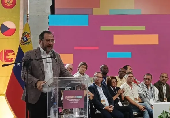 Yván Gil at the People's Assembly for Peace and Sovereignty. Photo: Con el Mazo Dando.