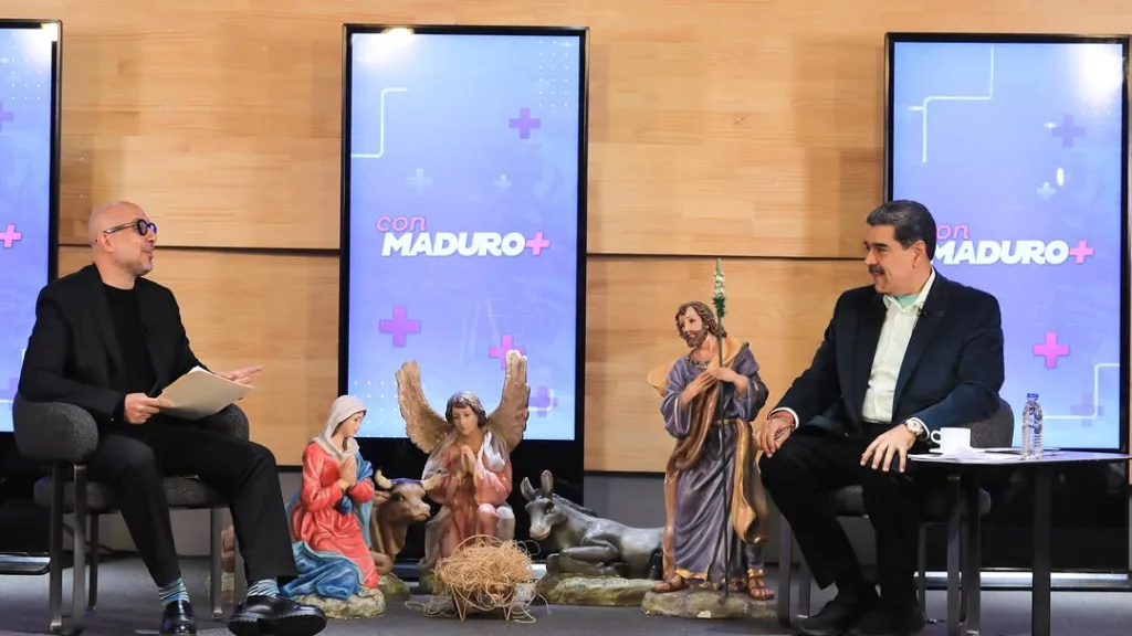 Venezuelan President NicolĂĄs Maduro (right) speaking with Miguel PĂŠrez Pirela (left) on episode 99 of Con Maduro+. Photo: Instagram/@presidencialven.