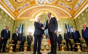 Venezuelan President Nicolás Maduro shakes hands with his Russian counterpart Vladimir Putin during a meeting at Moscow's Kremlin in May 2025. Photo: Venezuelan Presidential Press/file photo.