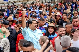 Venezuelan President Nicolás Maduro surrounded by supporters during a mass demonstration in Caracas on Wednesday, December 10, 2025. Photo: Venezuelan Presidential Press.
