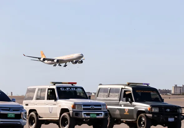 A Conviasa flight with repatriated Venezuelan migrants from Mexico lands at Simón Bolívar International Airport on December 3, 2025. Photo: X/@minjusticia_ve.