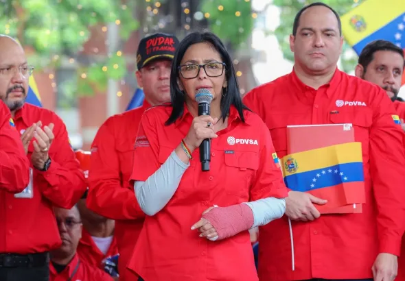 Venezuelan Vice President Delcy Rodríguez speaks at a rally of oil and gas sector workers in Caracas, December 19, 2025. Photo: Threads/mineconomia_ve.