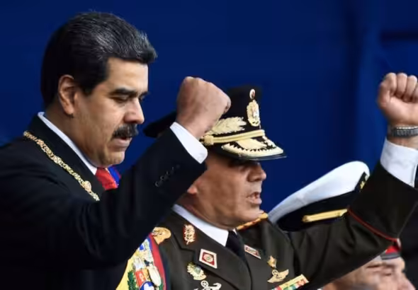 Venezuelan President Nicolás Maduro next to Defense Minister Vladimir Padrino during the president's inauguration for his second term in 2020. Photo: AFP/Getty Images.