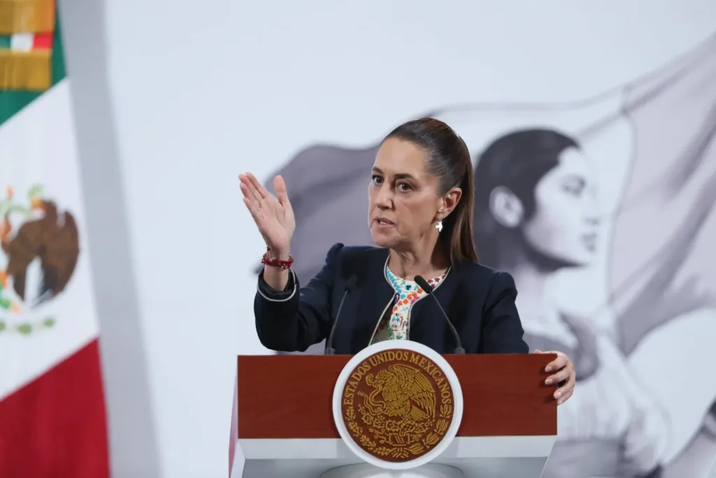 Mexico’s head of state recalled that the country maintains a firm and clear position: “by conviction and by Constitution, we believe in the self-determination of peoples and in their full sovereignty.” Photo: EFE.