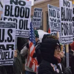 Protesters in Columbus, OH, joined more than 65 cities across the country to protest US intervention in Venezuela, expressing rejection of the “blood for oil” policy. Photo: X/@pslnational.