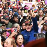 Diosdado Cabello among the crowd during the Women's March held in Caracas on January 6, 2026 in defense of Venezuelan peace, self-determination, and sovereignty and for the return of President Nicolás Maduro and First Lady Cilia Flores. Photo: Instagram/@mazo4f.