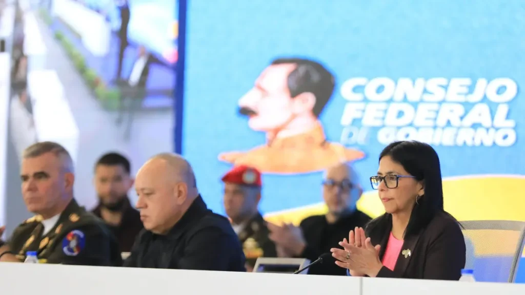 Venezuelan Acting President Delcy Rodríguez (right) next to Interior Minister Diosdado Cabello (center) and Defense Minister Vladimir Padrino (left), during a Federal Council of Government session in Caracas on Wednesday, January 21, 2026. Photo: Venezuelan Presidential Press.
