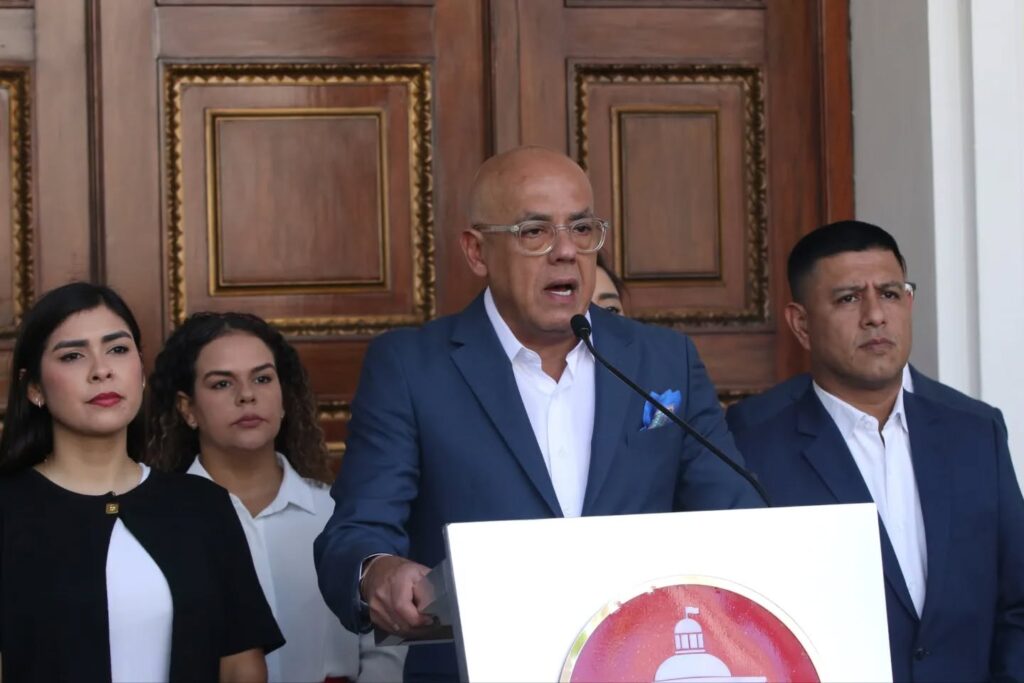 Venezuelan National Assembly President Jorge Rodríguez announces at a press conference the decision to release several national and foreign prisoners, January 8, 2025. Photo: Facebook/National Assembly of Venezuela.
