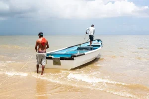 Fishermen preparing to sail from the port of Cedros in Trinidad and Tobago. Photo: EFE/Andrea De Silva.