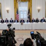US President Trump's meeting with a group of energy companies from the United States and other countries, including ExxonMobil and Chevron. Photo: EFE.